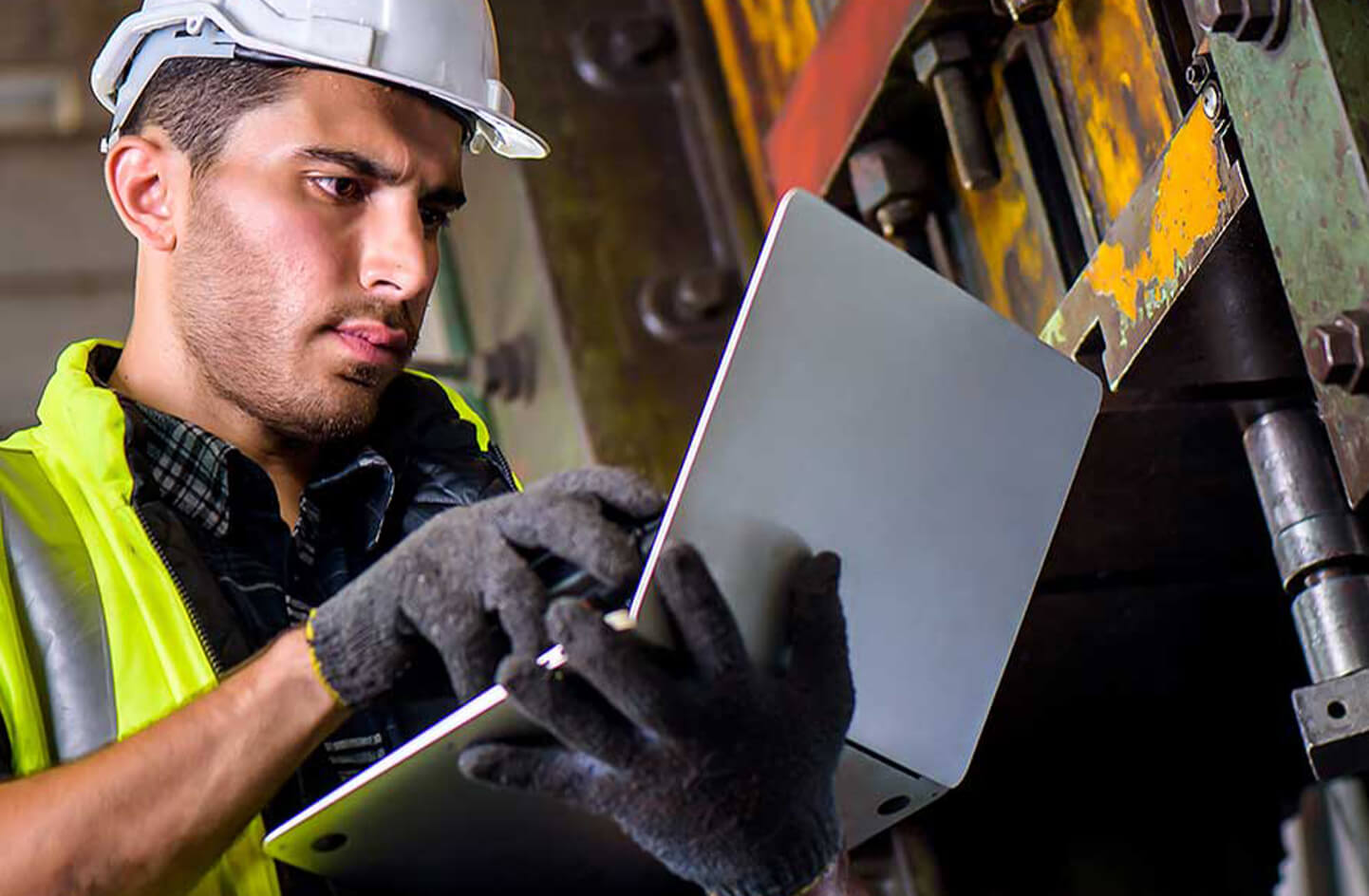 rail-solutions-hardware-background Rolling Stock Solutions rolling stock,5g,lte,wifi 6,nta